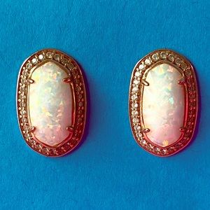 Kendra Scott Elaine opal in gold studs